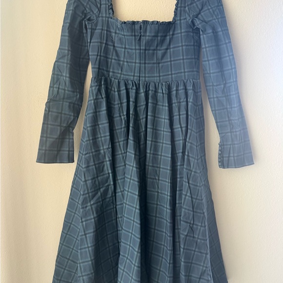 House of CB Delia Long Sleeve Midi Cocktail Dress - Picture 4 of 6